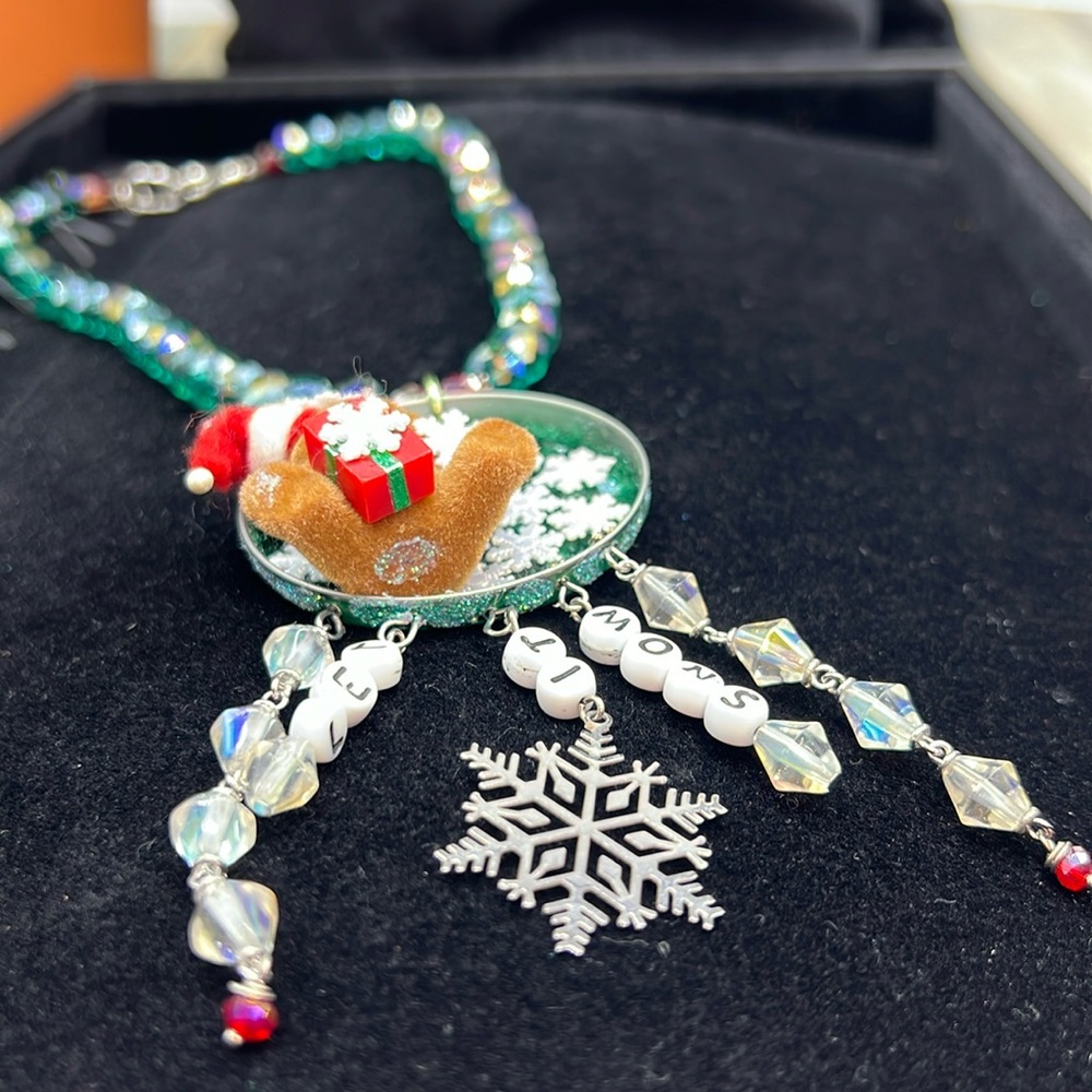 ⭐️Adorned Crown Jewelry assemblage Christmas let it snow teddy bear necklace - Picture 9 of 12